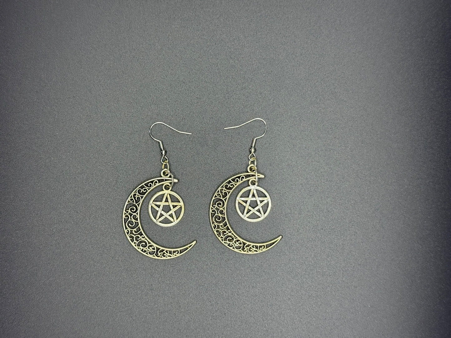 Boucles d’oreille lune et pentagramme