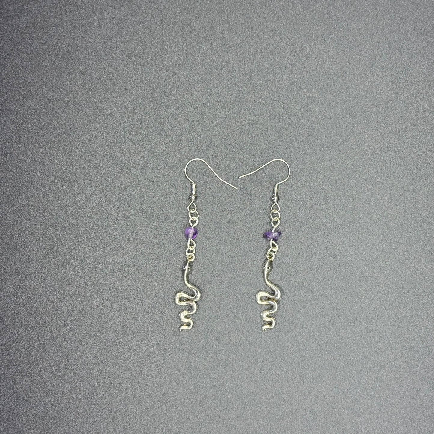 Boucles d’oreille serpent et améthyste